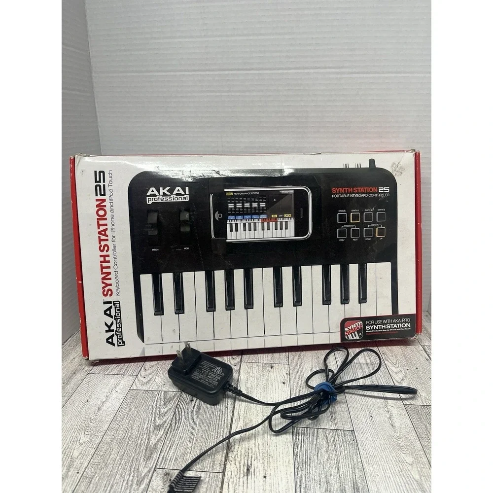 Akai Professional Synth Station 25 for iPhone and iPad MIDI controller 25 key